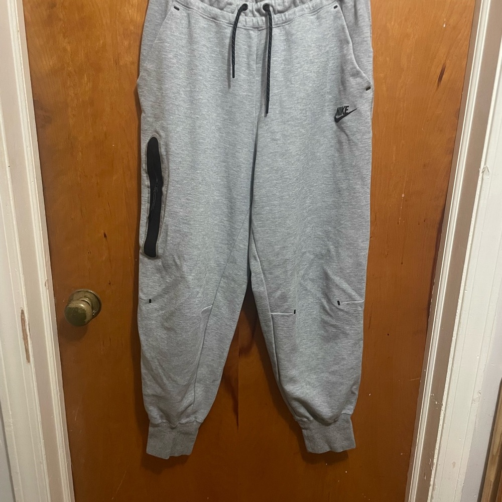 Nike Heather Gray jogger Sweatpants
